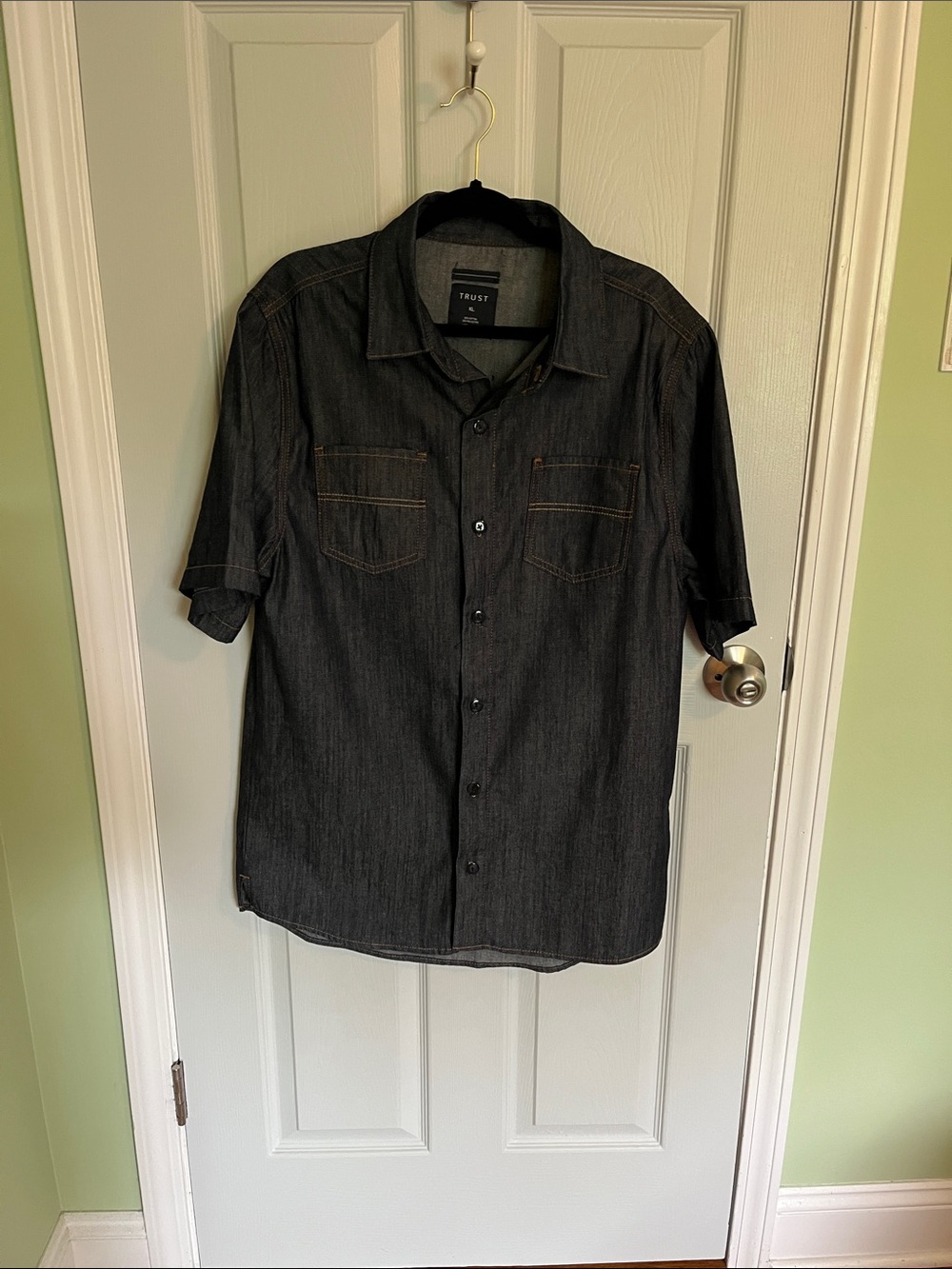 TRUST Men's Blue Short-Sleeve Denim-Style Button-Down Shirt